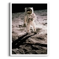 plakat-kosmos-astronauta-ksiezyc-nasa-czarno-bialy-pokoj-biuro-salon-z-marginesem.webp