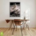 plakat-kosmos-astronauta-ksiezyc-nasa-czarno-bialy-pokoj-biuro-salon-czarna-rama-wnetrze.webp