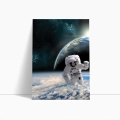 plakat-kosmos-astronauta-orbita-ziemia-granat-blekit-nowoczesny-salon-bez-marginesu.webp