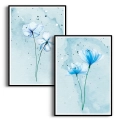 zestaw-2-plakatow-akwarela-niebieskie-kwiaty-czarna.webp