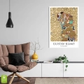gustav-klimt-spelnienie-zloty-art-deco-salon-plakat-biala-wnetrze.webp