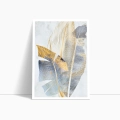 zestaw-3-plakatow-tryptyk-duze-lsniace-piora-zloty-granatowy-salon-bok3.webp