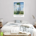 do-salonu-sypialni-claude-monet-kobieta-z-parasolka-plakat-biala-wnetrze.webp