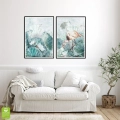 zestaw-2-plakatow-rozowy-flaming-otulony-kwiatami-czarna-wnetrze.webp