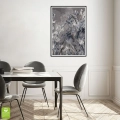 kwiaty-irysy-szary-styl-loft-plakat-czarna-wnetrze.webp
