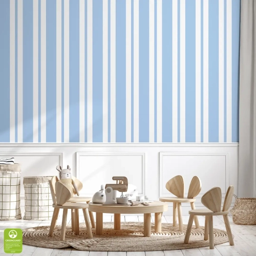 tapeta-na-wymiar-w-pasy-light-blue-jasnoniebieska-wnetrze1.webp