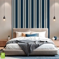 tapeta-na-wymiar-w-pasy-navy-blue-stripe-granatowa-wnetrze2.webp