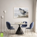 elegancka-czapla-nowoczesny-japandi-szaro-granatowy-plakat-drewniana-wnetrze.webp