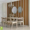 tapeta-na-wymiar-w-pasy-honey-stripe-miodowa-wnetrze2.webp