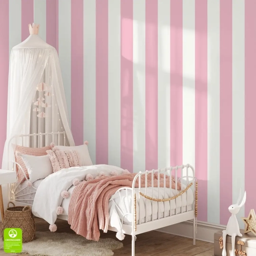 tapeta-na-wymiar-baby-pink-stripe-w-pasy-jasnorozowa-wnetrze1.webp