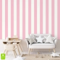 tapeta-na-wymiar-baby-pink-stripe-w-pasy-jasnorozowa-wnetrze2.webp