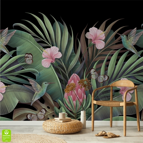 Fototapeta-Tropikalne-zielone-liście-bananowca-palmy-kwiaty-i-ptaki-na-ciemnym-tle.jpg