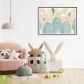 plakat-gorski-krajobraz-balony-i-pociag-bezowy-blekitny-pastelowy-plakat-czarna-wnetrze.webp