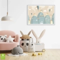 plakat-gorski-krajobraz-balony-i-pociag-bezowy-blekitny-pastelowy-plakat-srebrna-wnetrze.webp