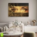 obraz-na-plotnie-olsniewajace-spojrzenie-wnetrze.webp