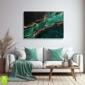 obraz-szklo-malachitowe-zloto-w-salonie.webp