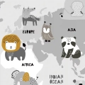 dzieciecy-obraz-na-plotnie-szara-mapa-swiata-dla-dzieci-fragment.webp