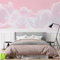 fototapeta-rozowe-chmury-na-niebie-w-bajkowym-stylu-wnetrze1.webp