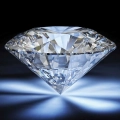 obraz-na-szkle-akrylowym-oszlifowany-diament-fragment.webp