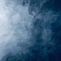 niebieska-fototapeta-ombre-w-stylu-skandynawskim-fragment.webp