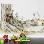 Fototapeta dla dzieci na wymiar - Bajkowy Leśny Domek – Akwarelowy mural z domkiem w pniu drzewa, leśna polana z motylami i poziomkami, rustykalna dekoracja ścienna do pokoju dziecka
