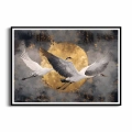 plakat-czarna-ramka-phoenix-lecacy-nad-zlotym-ksiezycem-przod.webp