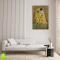 obraz-na-szkle-akrylowym-gustav-klimt-pocalunek-wnetrze.webp