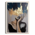 Plakat Portret kobiety za złotą zasłoną drewniana ramka