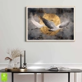plakat-drewniana-ramka-phoenix-lecacy-nad-zlotym-ksiezycem-wnetrze.webp